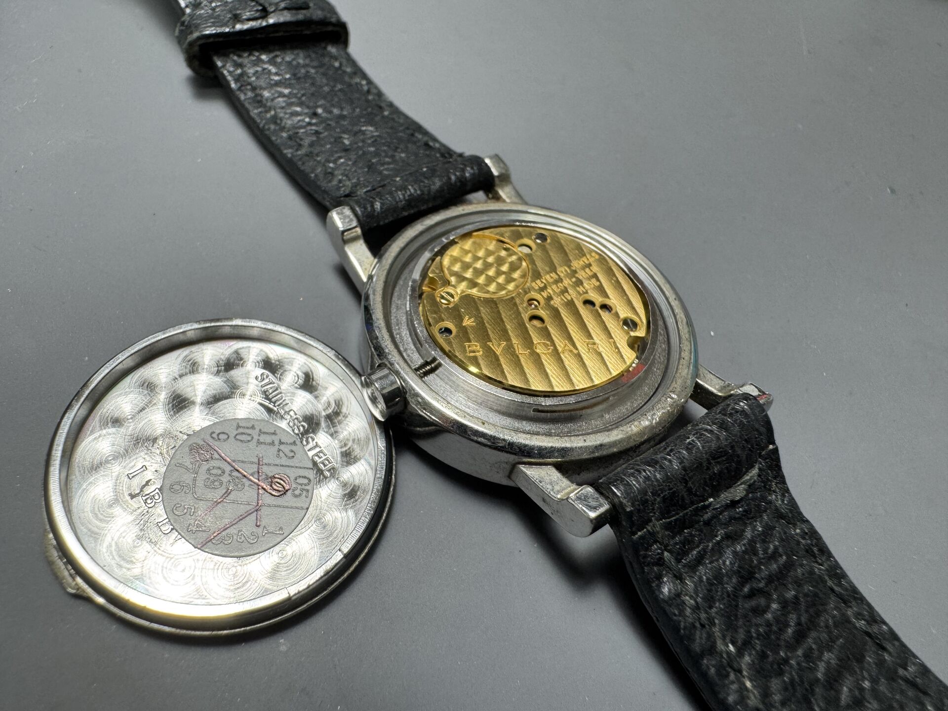FOSSILの時計の電池交換