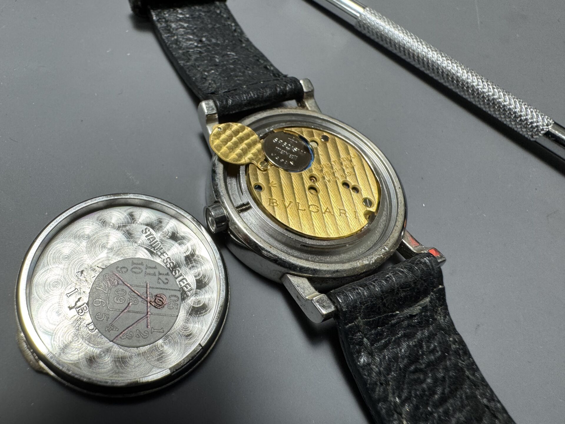FOSSILの時計の電池交換