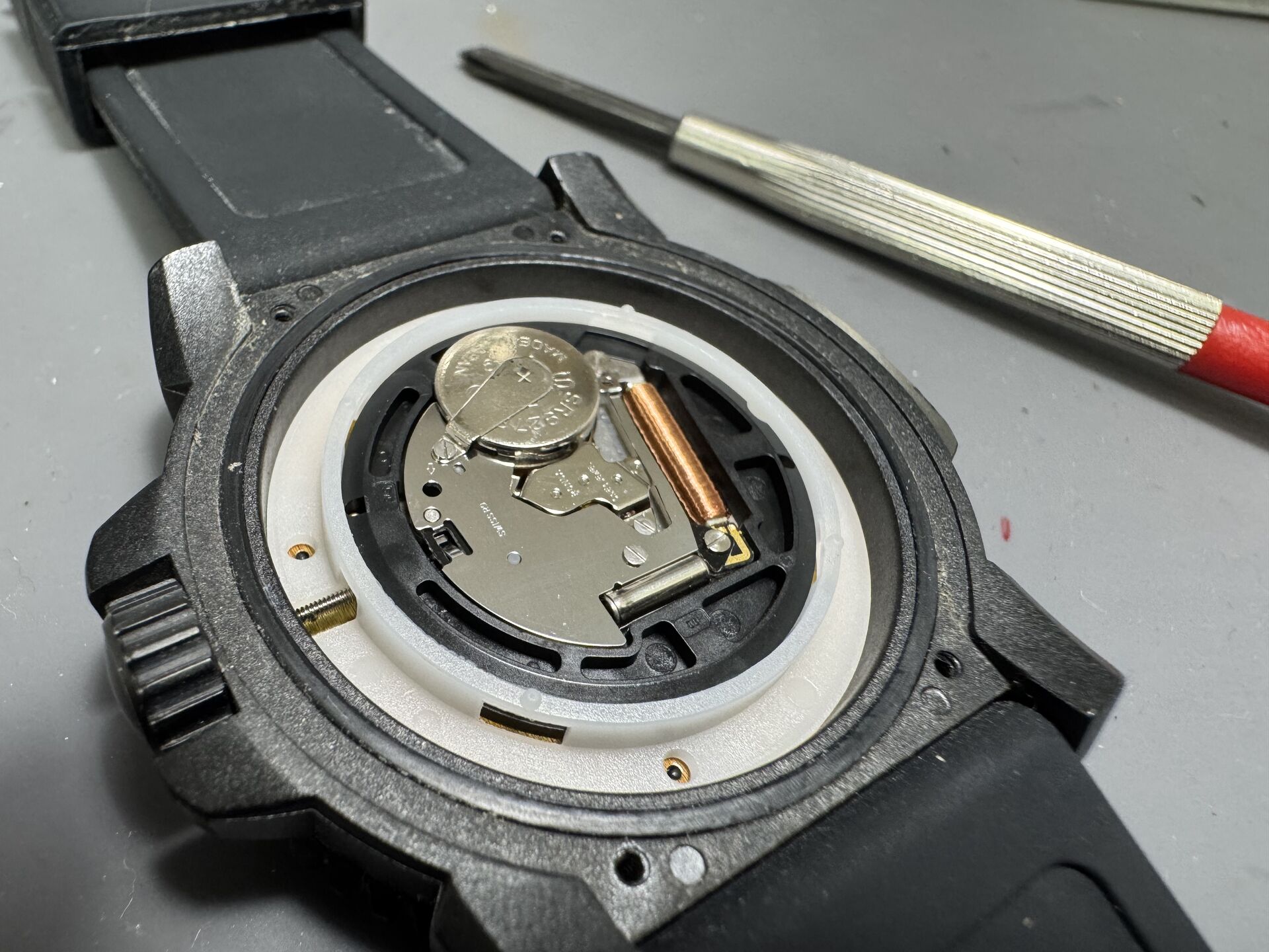 FOSSILの時計の電池交換