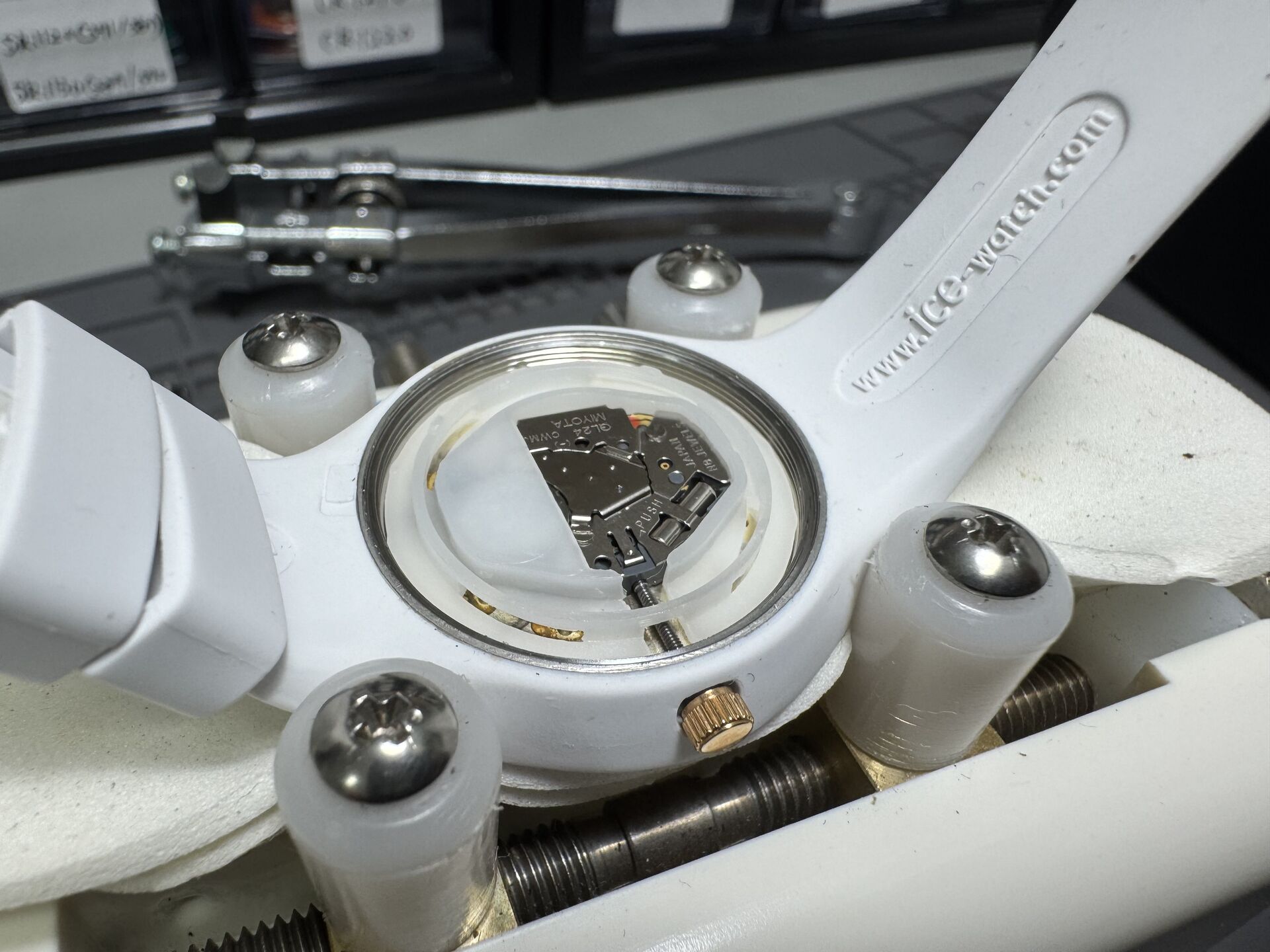 HERMESの時計電池交換