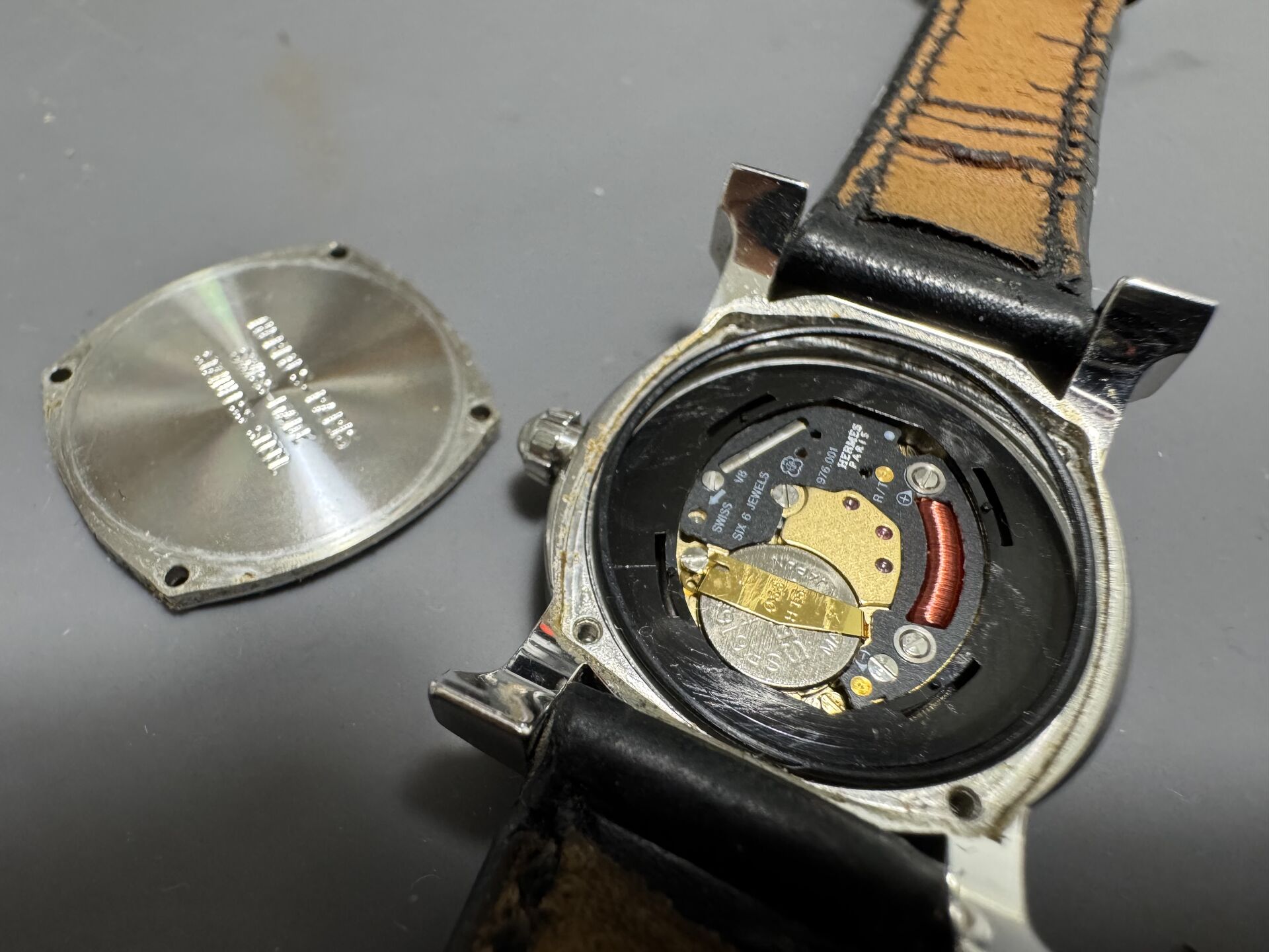 FOSSILの時計の電池交換