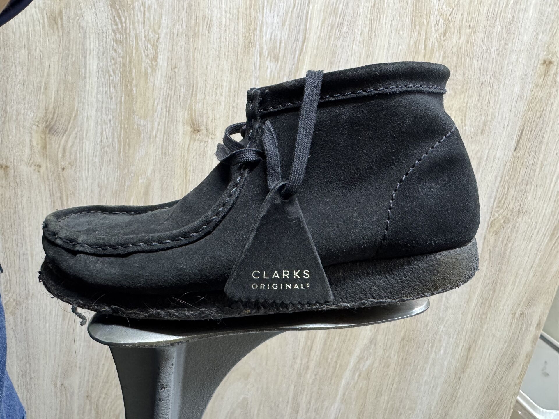 Clarksワラビーのソール交換(カスタムあり)
