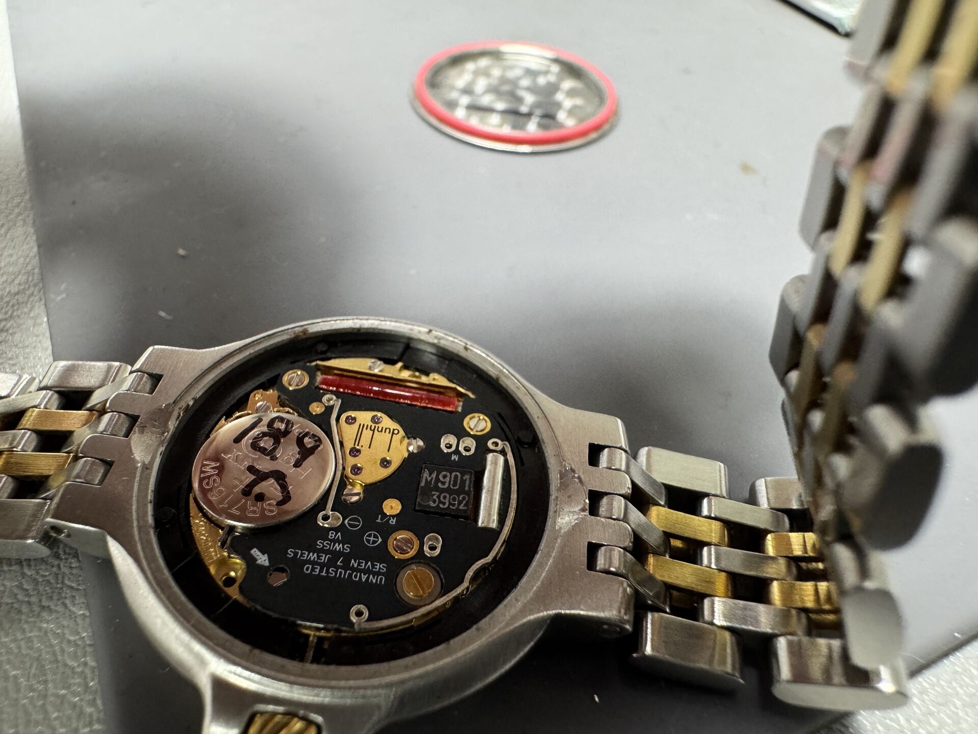 FOSSILの時計の電池交換