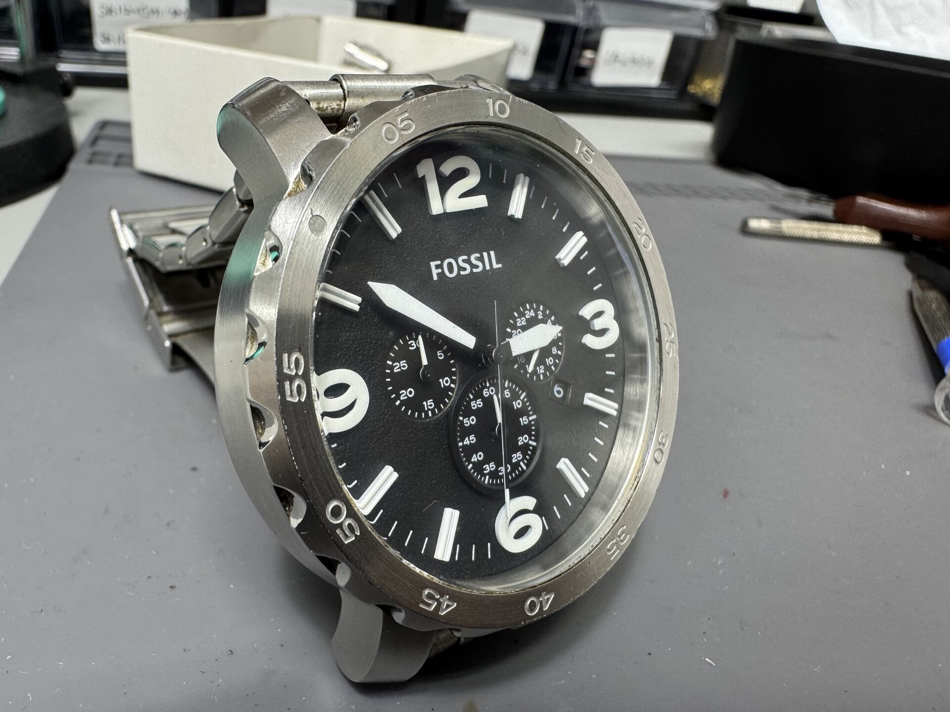 FOSSILの時計の電池交換