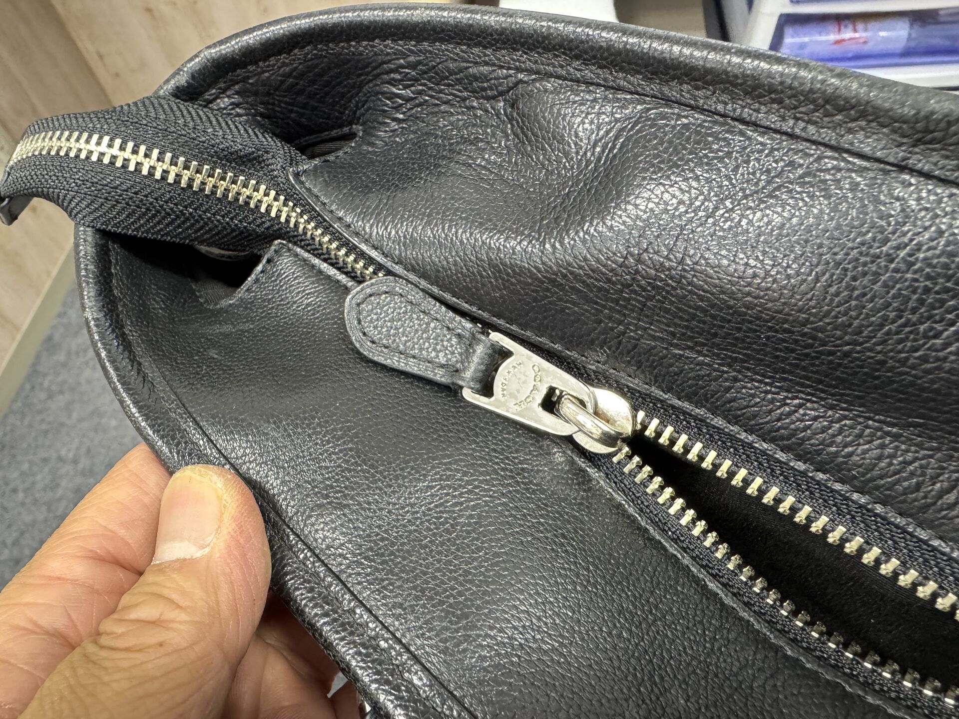 FOSSILの時計の電池交換